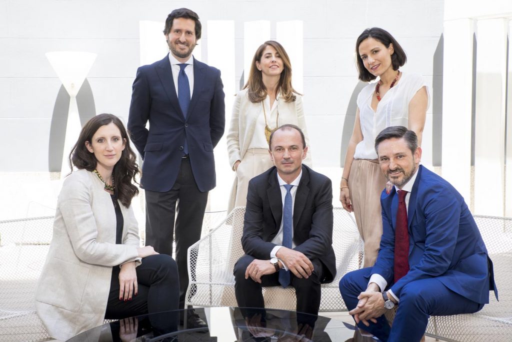 Que fácil es fotografiar a personas con predisposición. Fotografías Corporativas, Retratos Corporativos y Equipos Corporativos