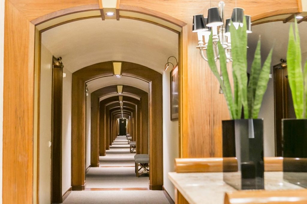 Hotel con gran presencia y fantásticos espacios para realizar Fotografía de Interiores Inmobiliaria
